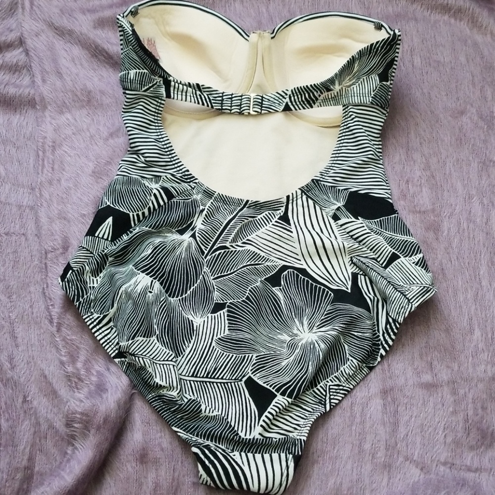 Bathing suit - Picture 2 of 2